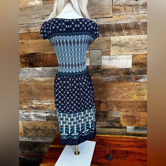 MAX STUDIO Fit and Flare, Smocked Navy colored Mini Dress  EUC sz L - Picture 6 of 11